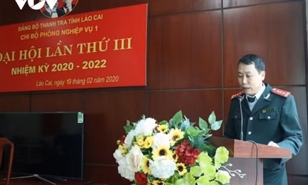 Buộc thôi việc Chánh thanh tra Lào Cai vì dùng bằng "không hợp pháp"