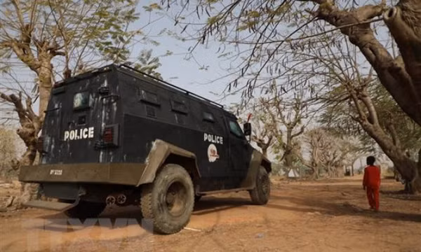 Nigeria: Các tay súng tấn công xe, bắt cóc nhiều khách du lịch