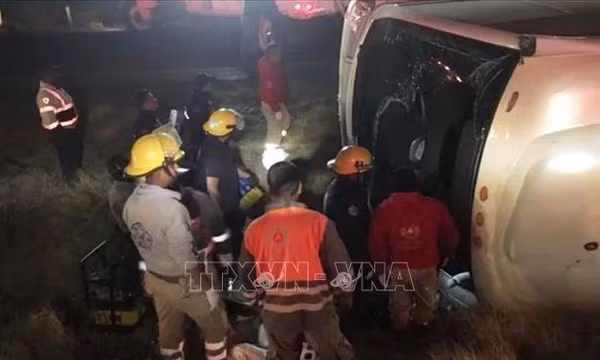 Tai nạn xe buýt ở Mexico gây thương vong lớn