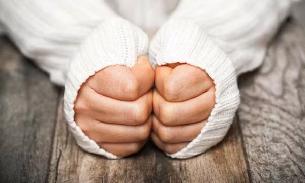 Đừng coi thường khi chân tay lạnh cóng vào mùa đông bởi có thể đã mắc bệnh 'cực nguy hiểm' 
