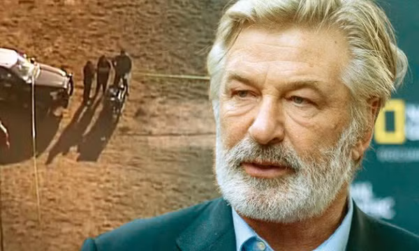 Sau tai nạn bắn chết người trên trường quay, Alec Baldwin ủng hộ không sử dụng súng thật trên phim trường
