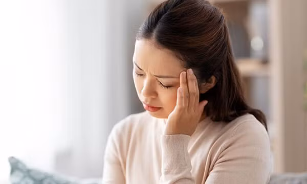 Nguyên nhân gây ra cơn đau đầu khi mới ngủ dậy
