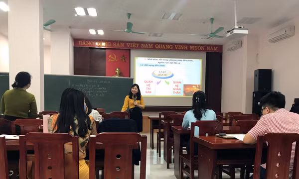 Đổi mới, nâng cao chất lượng đào tạo, bồi dưỡng cán bộ