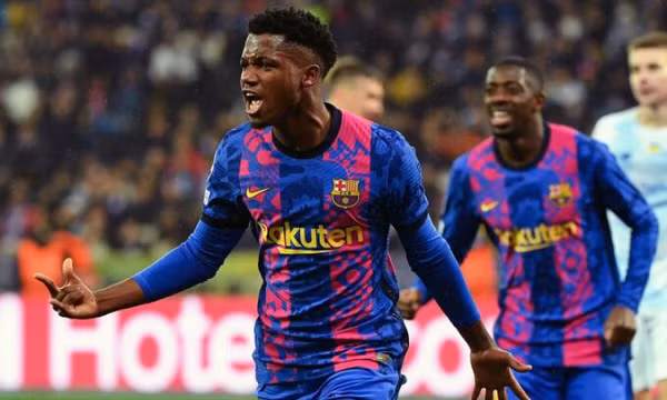 Ansu Fati đưa Barca lên nhì bảng