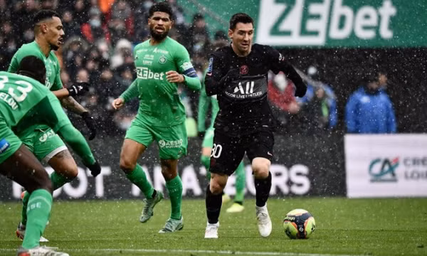 Messi lập hattrick kiến tạo giúp PSG thắng ngược