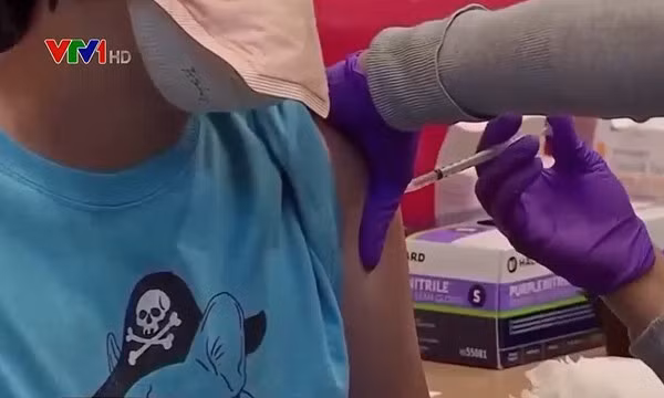 Tiêm vaccine cho trẻ: Lợi ích cao hơn nhiều so với các nguy cơ