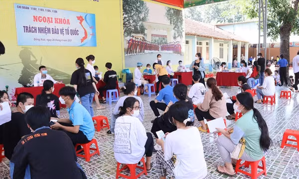 Lập hội đồng làm rõ vụ bé trai tử vong sau tiêm vaccine