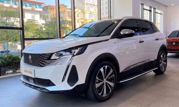 Loạt ôtô mới ra mắt khách Việt trong tháng 11