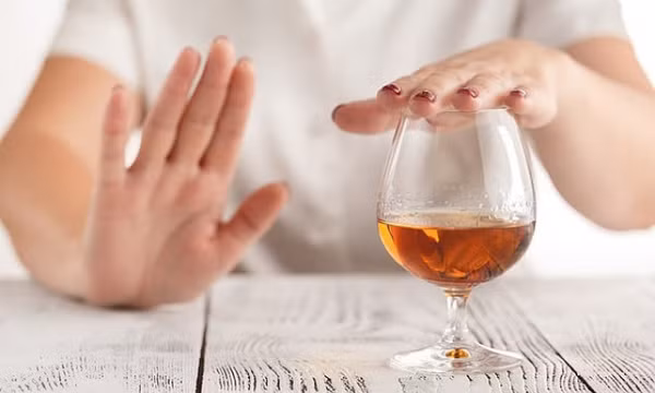 Tổn thương gan do rượu – Bệnh từ miệng vào