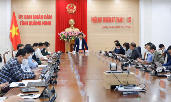 UBND tỉnh họp thường kỳ tháng 11