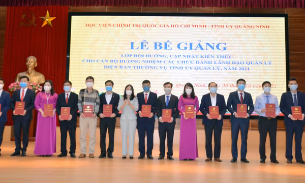 Chủ động đấu tranh phản bác các quan điểm sai trái, thù địch trong tình hình mới