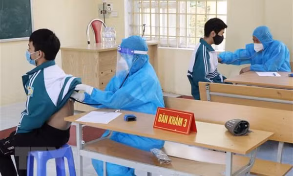 Tình hình sức khỏe 4 học sinh Bắc Giang sốc phản vệ sau tiêm vaccine