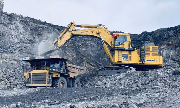 Nâng cao năng lực xúc bốc các mỏ lộ thiên