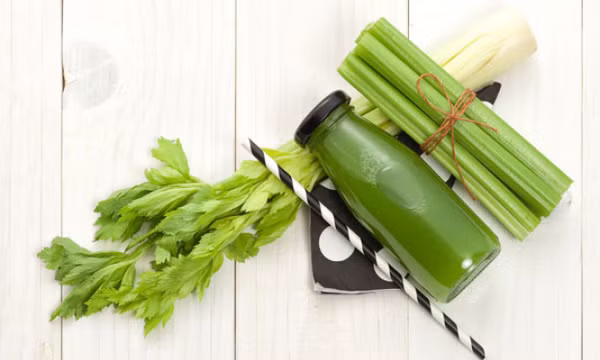 5 lợi ích sức khỏe tuyệt vời của nước ép cần tây