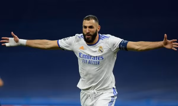 Benzema giúp Real cán mốc 1.000 bàn Champions League