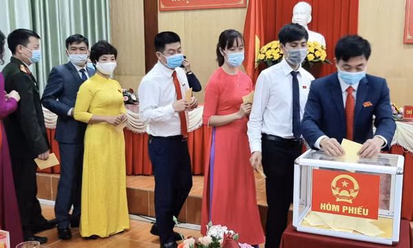 Vân Đồn có tân Chủ tịch UBND huyện