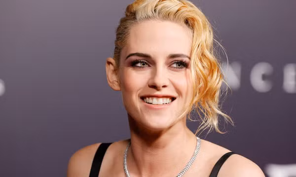 Kristen Stewart đã đính hôn với bạn gái đồng giới