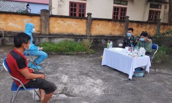 Điện Biên: Phát hiện, bắt giữ 2 đối tượng xuất, nhập cảnh trái phép