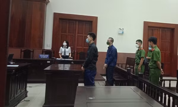 Trưởng phòng kinh doanh cuỗm 10.000 USD của giám đốc