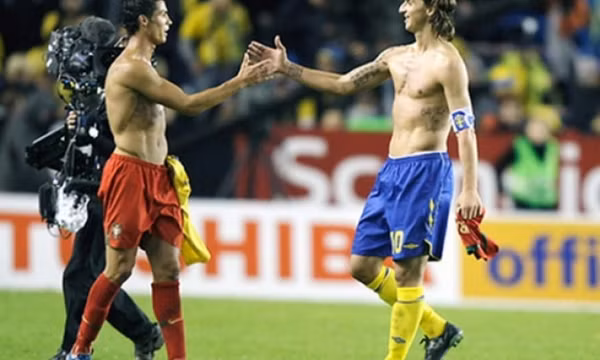 Ronaldo và Ibrahimovic chiến đấu cho lần cuối cùng