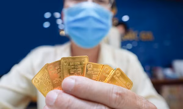 Giá vàng chạm mốc 60 triệu đồng