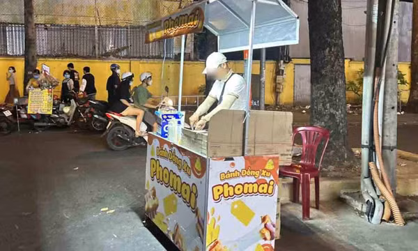 Trà chanh giã tay lên ngôi, cửa hàng bánh đồng xu thanh lý máy móc