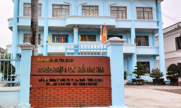 Bắt tạm giam chánh thanh tra Sở Nông nghiệp và Phát triển nông thôn tỉnh Cà Mau