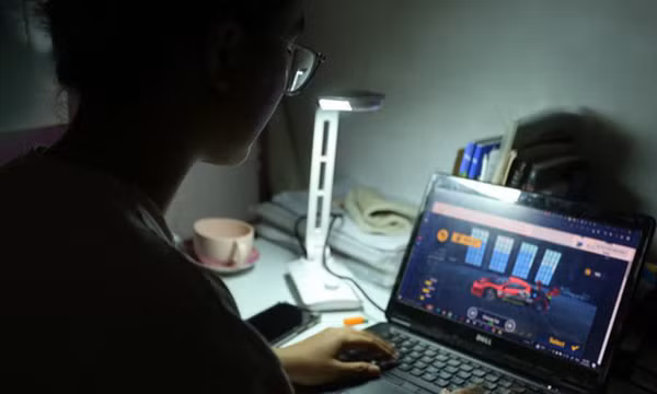 Người trẻ bị loét dạ dày vì stress, thức khuya, bỏ bữa