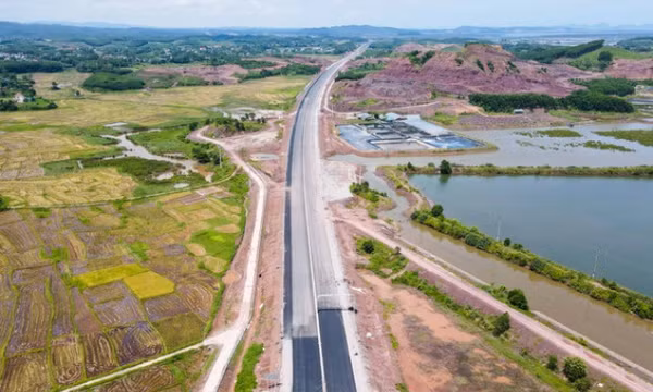 Bàn cách 'thúc' tăng trưởng kinh tế năm 2024
