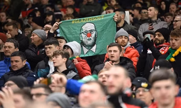 Nhìn lại 1 năm ngày nhà Glazer nói muốn bán Man United