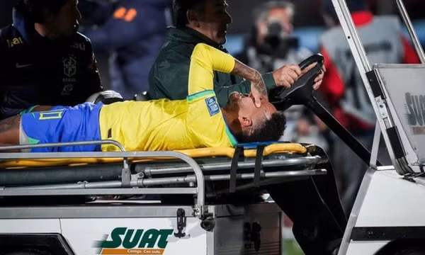 Neymar bị loại khỏi đội hình Al Hilal cả mùa giải
