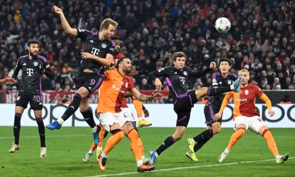 Kane giúp Bayern qua vòng bảng Champions League
