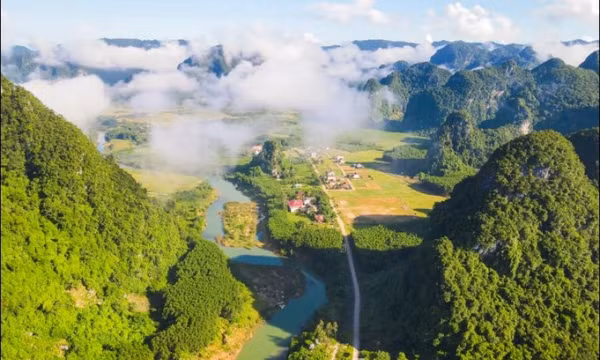 Tân Hóa, làng du lịch tốt nhất thế giới
