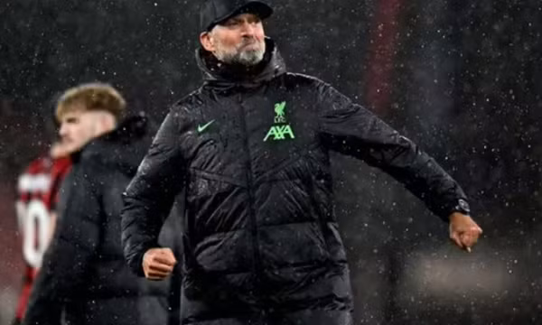 Liverpool bị mắc kẹt ở Bournemouth