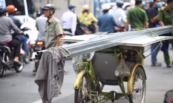 Tông vào thanh sắt, người phụ nữ tử vong