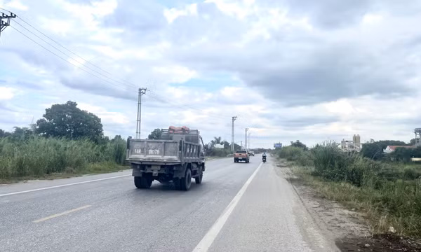 Quan tâm đầu tư hệ thống điện chiếu sáng tuyến tránh Mạo Khê