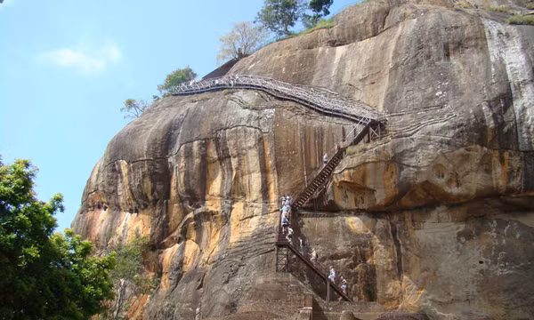 "Pháo đài trên không trung" ở Sri Lanka