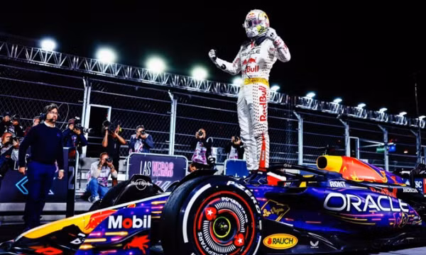 Verstappen ngược dòng để về nhất Grand Prix Las Vegas