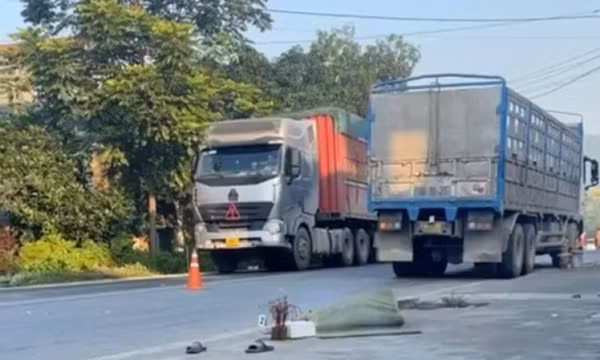 Nằm xuống gầm sửa xe, người đàn ông bị cán tử vong