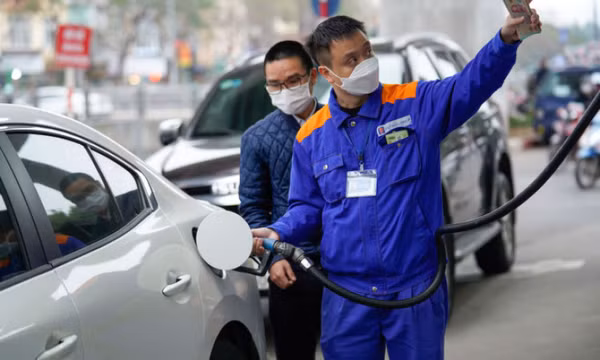 Giá xăng dầu sẽ được điều chỉnh vào thứ năm hàng tuần