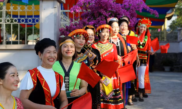 Rộn ràng ngày hội của toàn dân