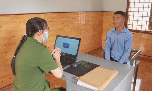 Được nhờ đến bắt kẻ ném chất bẩn vào nhà, 2 người đàn ông gây án mạng