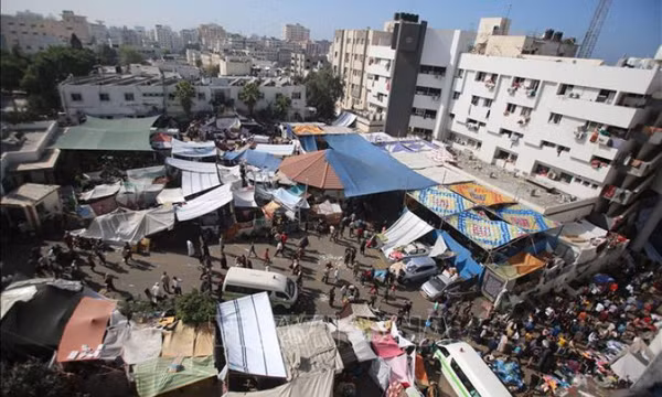 Bệnh viện lớn nhất Gaza phải chôn bệnh nhân trong mộ tập thể