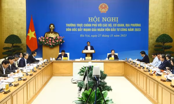 Thủ tướng: Quyết tâm giải ngân vốn đầu tư công ít nhất 95% kế hoạch được giao