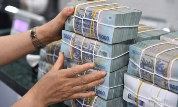 Vì sao gửi tiết kiệm không nên chỉ nhìn vào lãi suất?