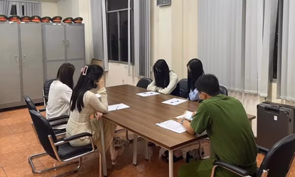 Triệt phá đường dây mại dâm của giới showbiz