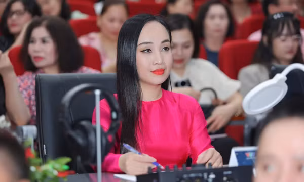 Chuyện về nữ NSƯT trẻ nhất nhì Việt Nam sắp được phong Nghệ sĩ Nhân dân