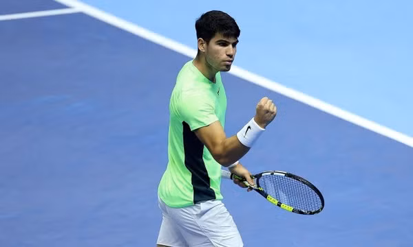 Alcaraz thắng trận đầu ở ATP Finals