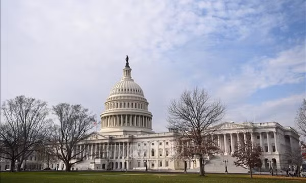 Tổng thống Biden ký dự luật ngân sách tạm thời không bao gồm viện trợ Ukraine