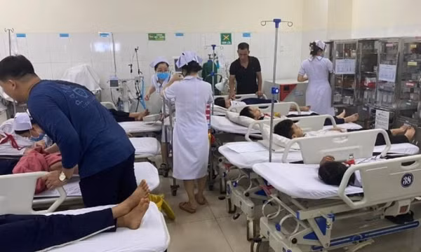 Tạm dừng hoạt động cơ sở kinh doanh trà sữa khiến 17 học sinh ngộ độc